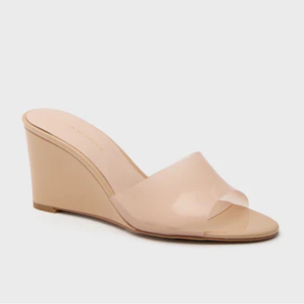 NWT sold out Tuckernuck clear Denny wedges size 9.5